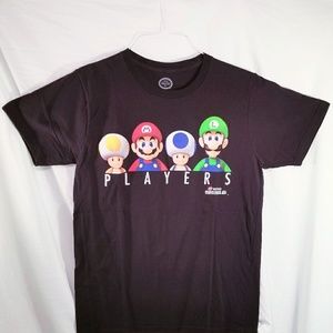 Nitendo Mario Brother Players shirt. Size:Medium